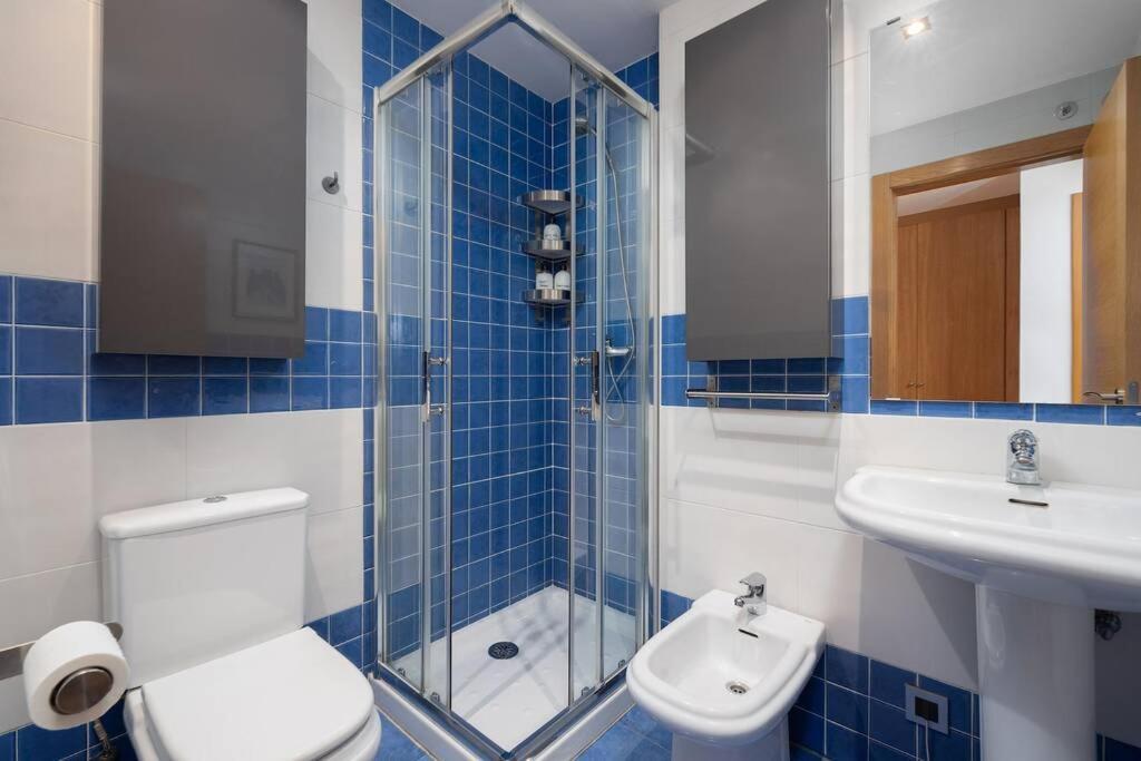 Apartmán Apartamento Soleado, Aparcamiento Gratuito, A Pie Del Centro Oviedo Exteriér fotografie